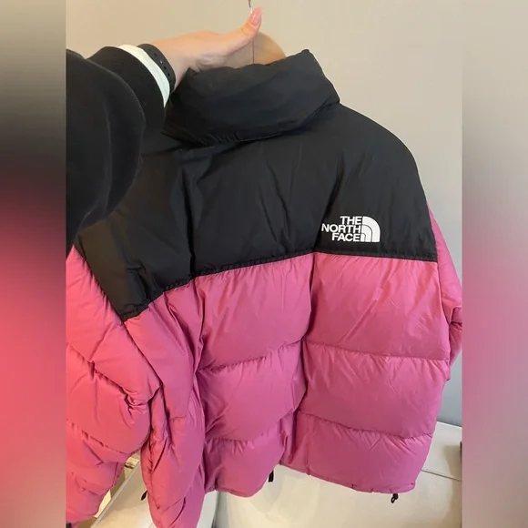 Pink North Face Puffer Jacket (worn once). Size medium. Less than a year old. - Picture 4 of 4